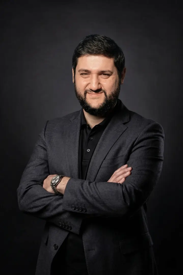 Samet - Oprichter Radux Samet - Oprichter Radux